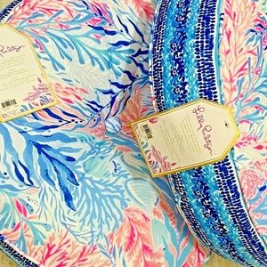 NWT LILLY PULITZER PILLOW SET (2) INDOOR/OUTDOOR ROUND PILLOWS RARE COLLECTABLE